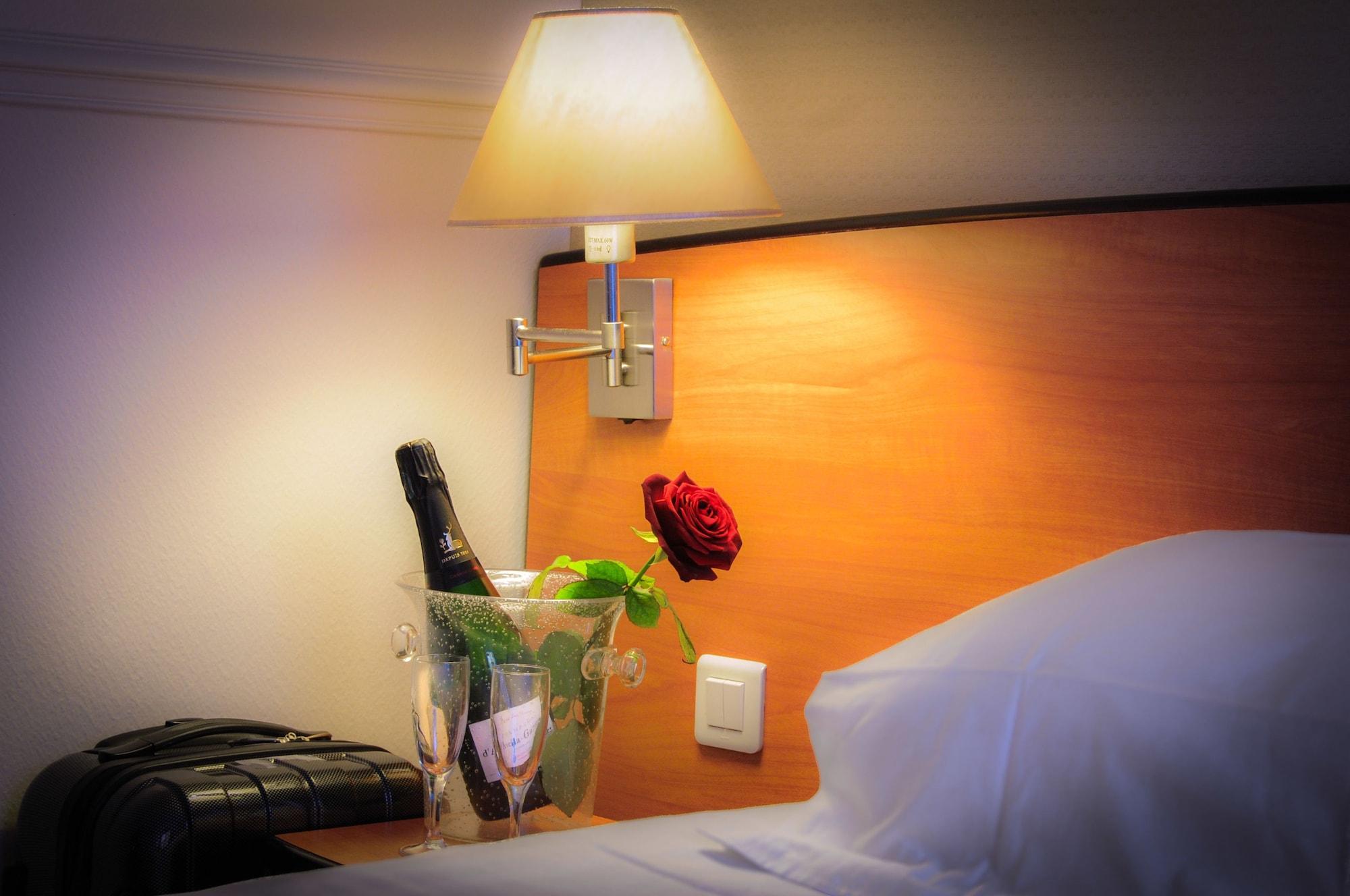 Hotel Eden Montmartre Parigi
