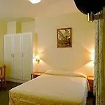 Eden Montmartre Hotel