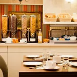 Eden Montmartre Hotel 3*